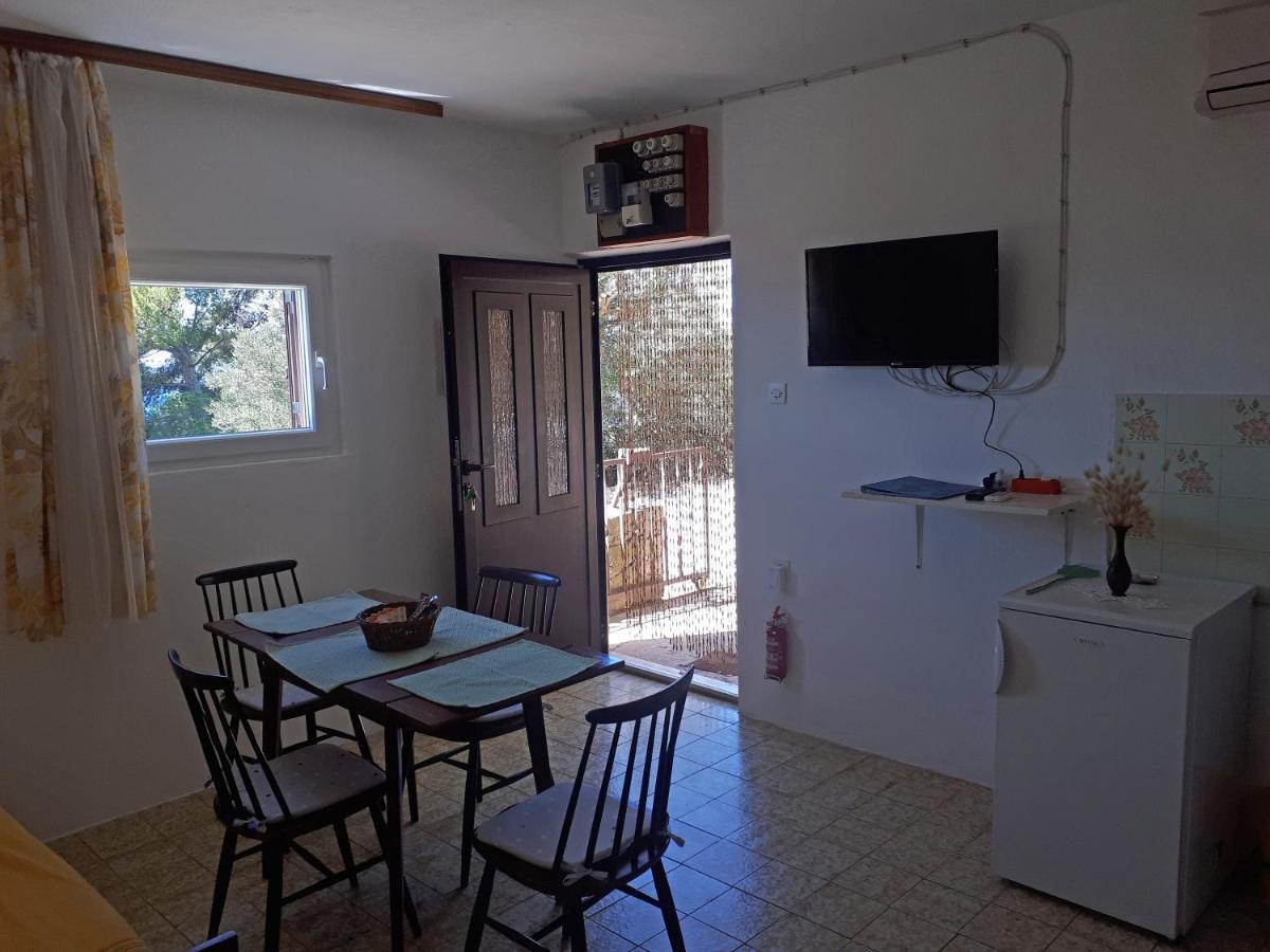 Apartments With A Parking Space Zavala, Hvar - 8912 Εξωτερικό φωτογραφία